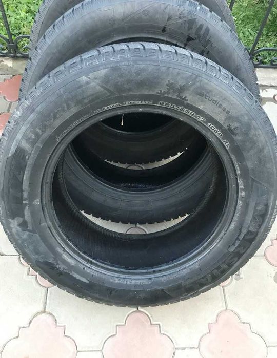Продается Комплект Зимних Шин 225/65/17
