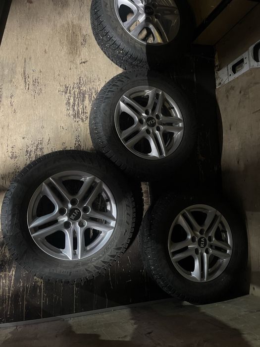 Продам pirelli шипы сборе в идальном состояни  195/65/15