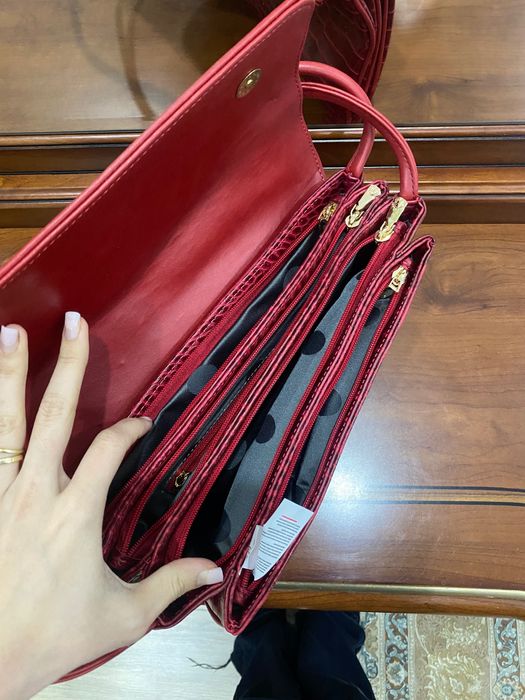 женская сумка красная.