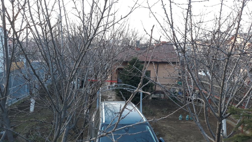 Vând casă demolabilă  414m