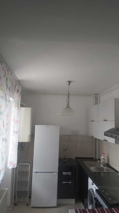 Inchiriez apartament o camera