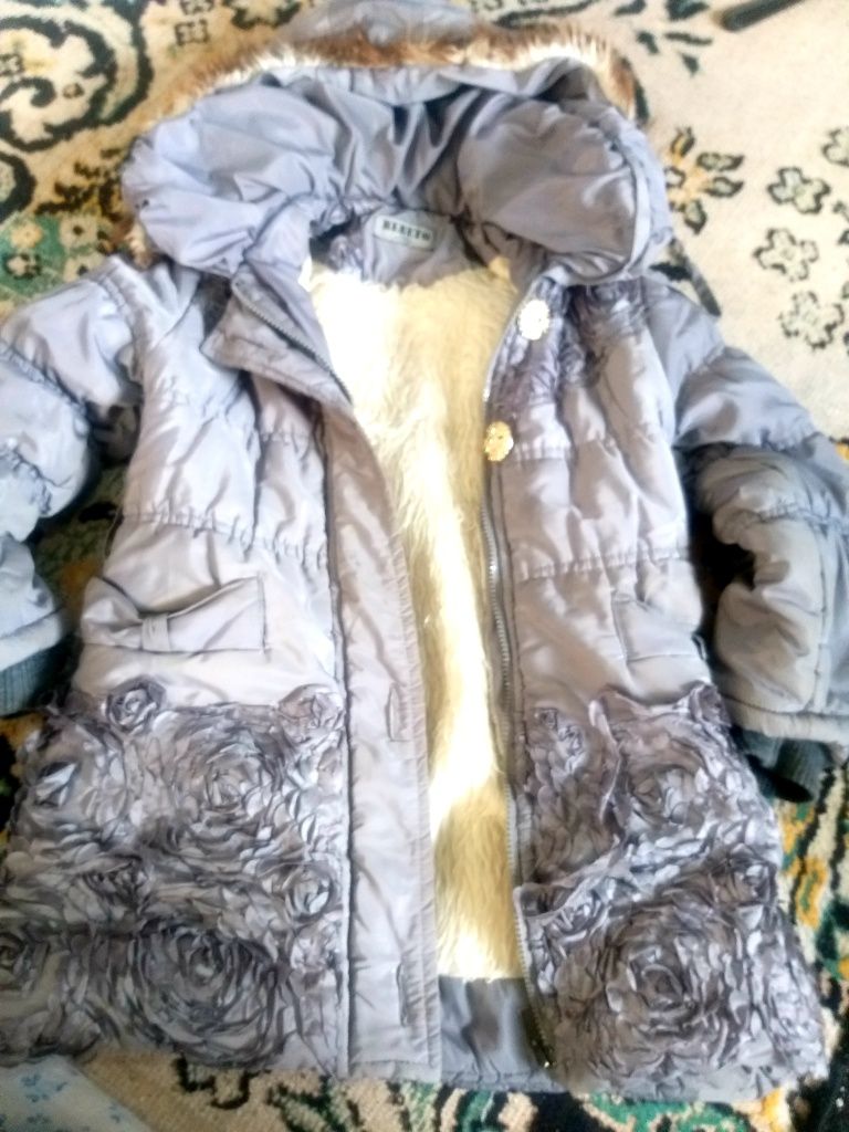 Куртка  для девочек серого цвета  8-10 лет