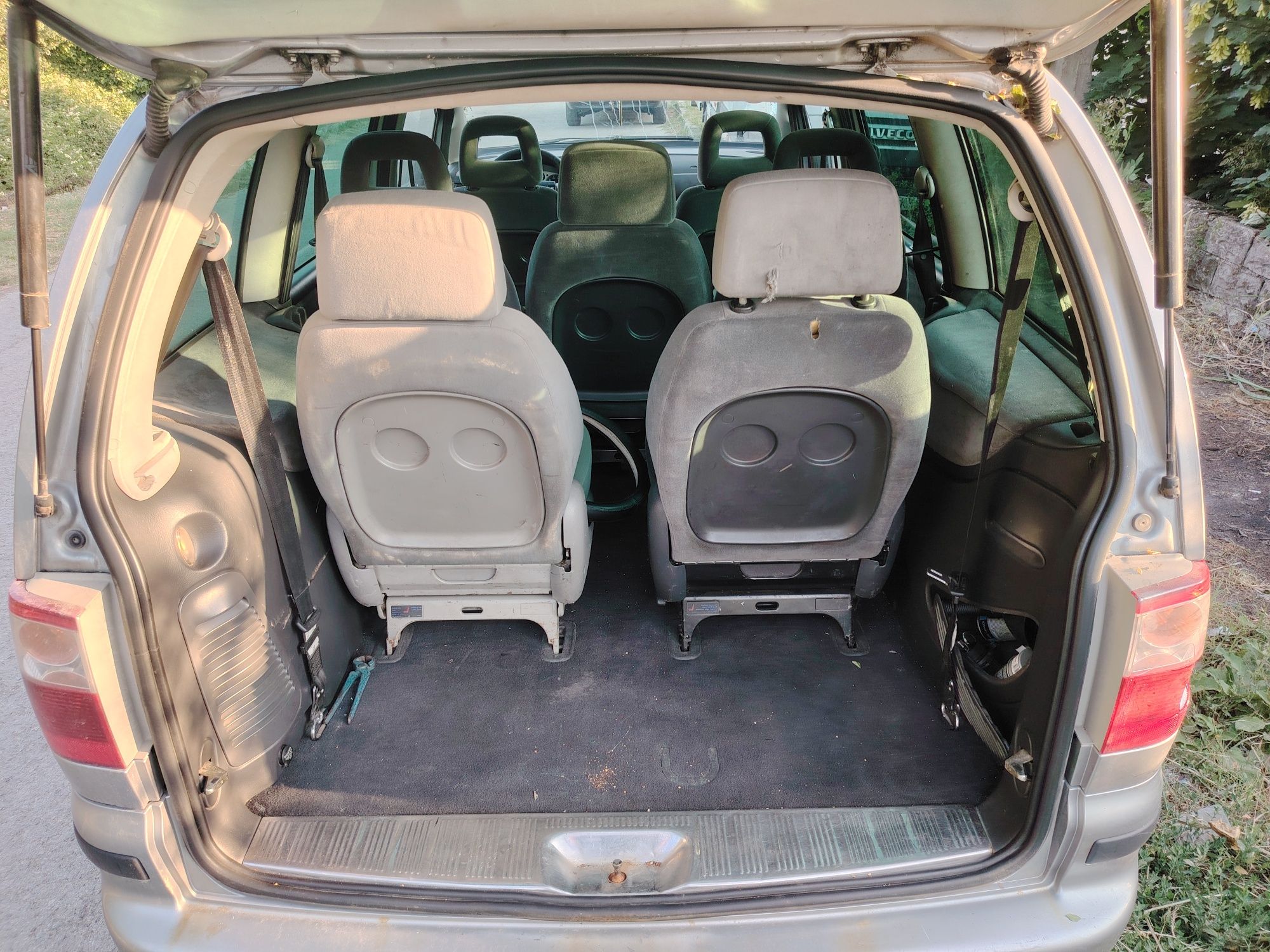 Ford Glaxy 1.9 131 к.с Продава се цяла за части