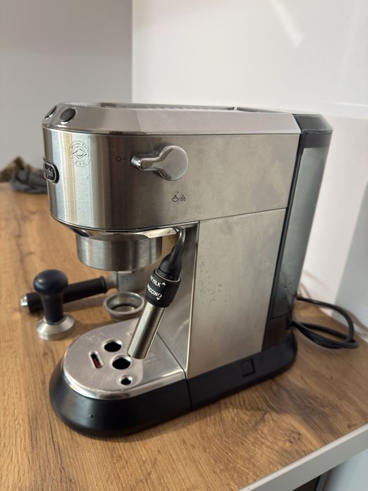 Vand esspresor delonghi dedica