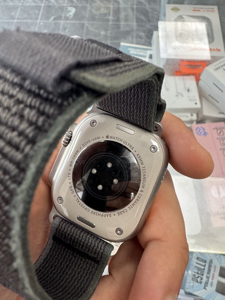 Apple Watch Ultra 2 49MM GPS LTE TITANIUM