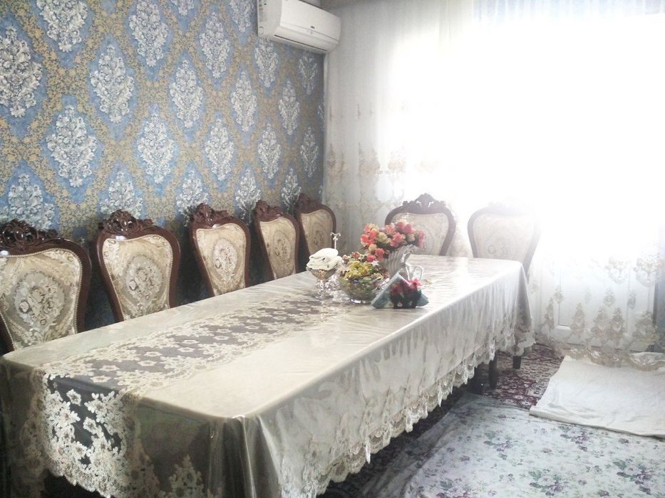 Yangihayot tumanida kvartira sotiladi