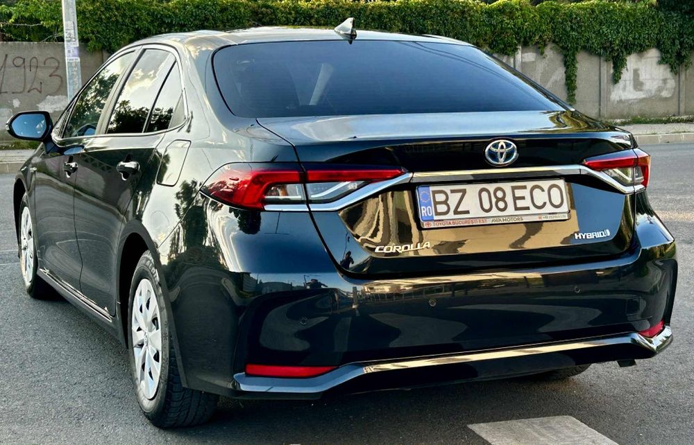 Primul proprietar Toyota Corolla Hybrid 1.8L Business 2022 Automată