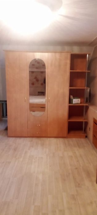 Шифонер кровать в отличном состояние люстры