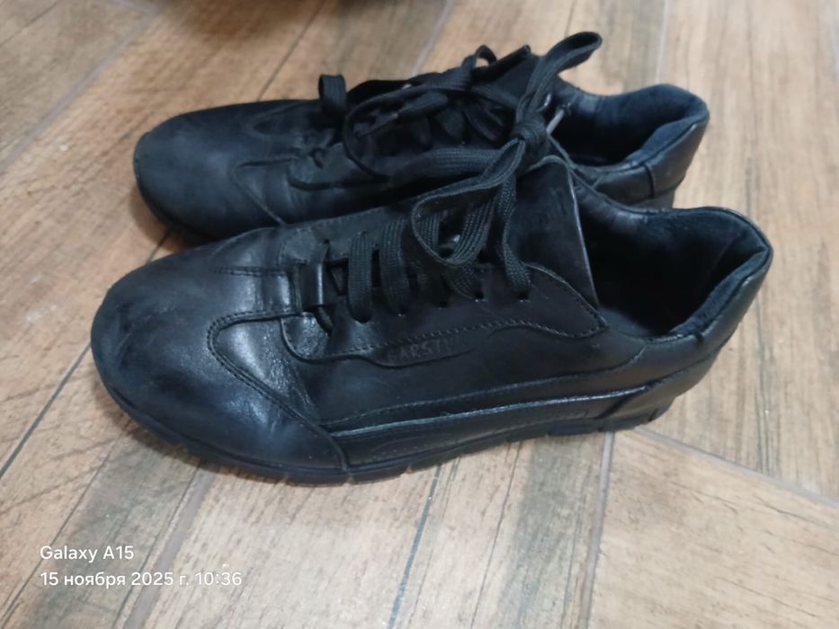 Волейбольные кроссовки и туфли