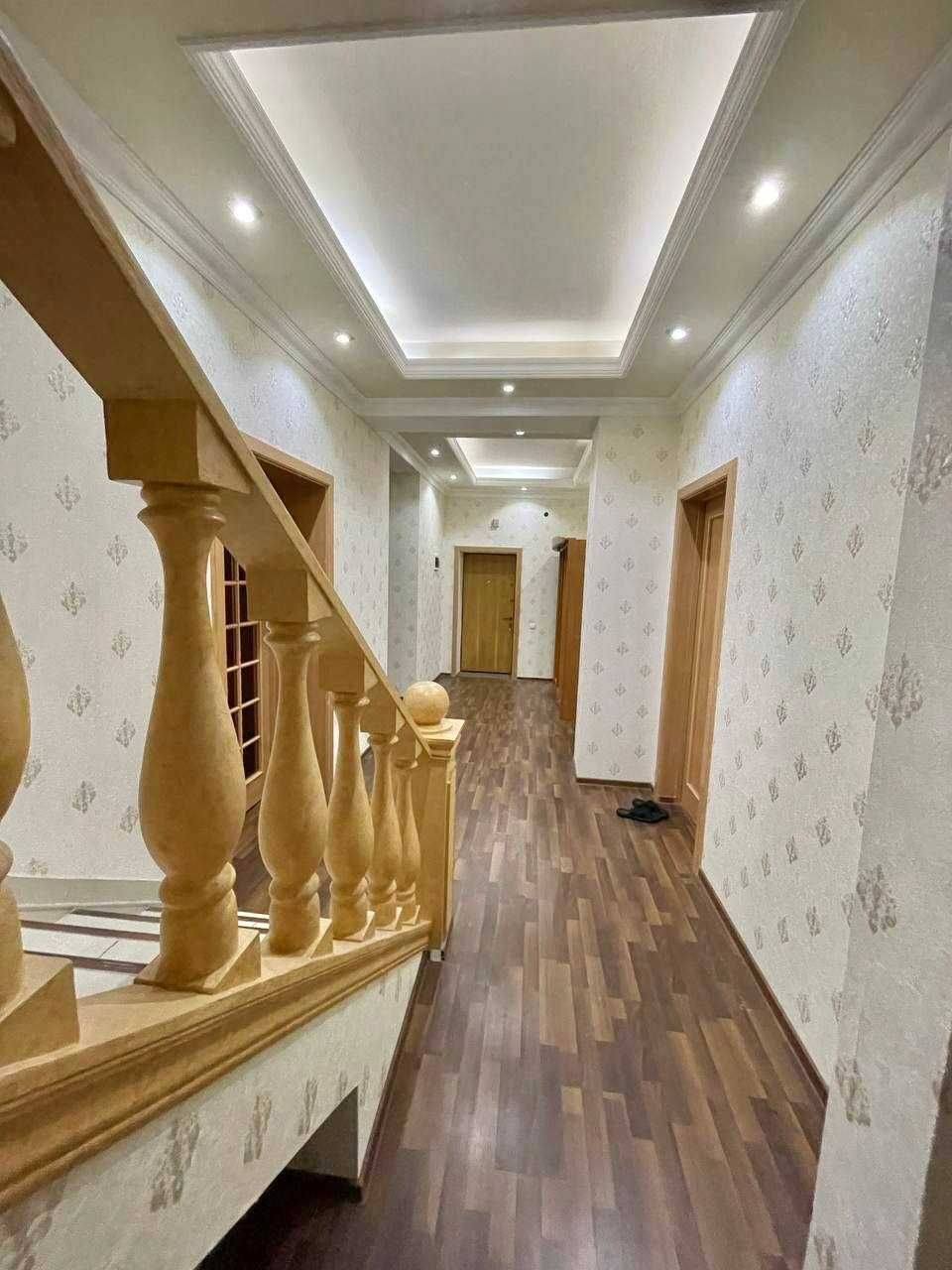 Продается 4 комнатная квартира Госпитальный м-в 265 м.кв
