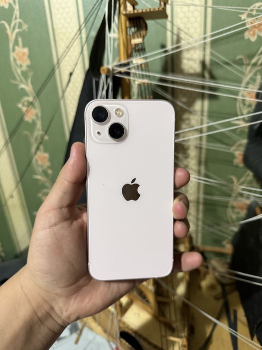 Продам IPhone 13 память 128г акб 80% идеальное  состояние
