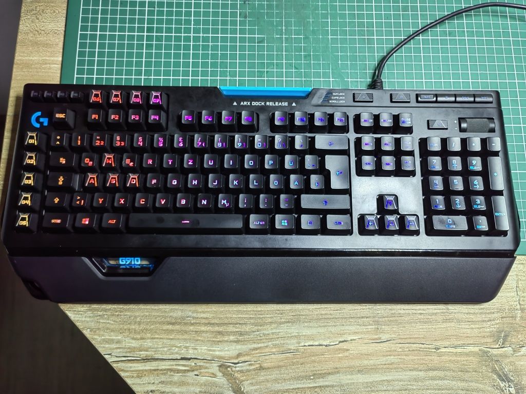 Геймърска клавиатура Logitech G910