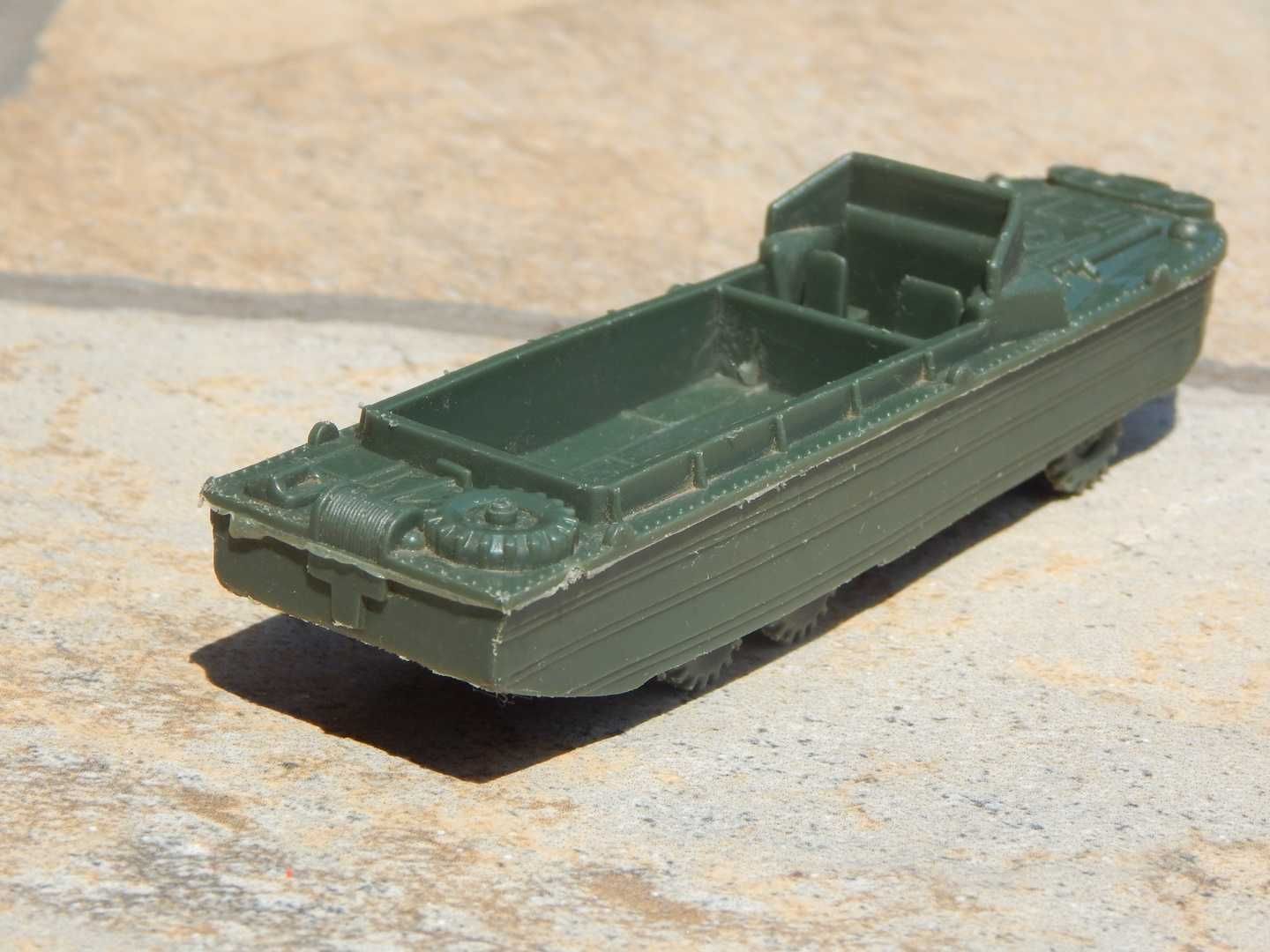 Jucarie macheta vehicul amfibiu GMC DUKW militara  Airfix Anglia