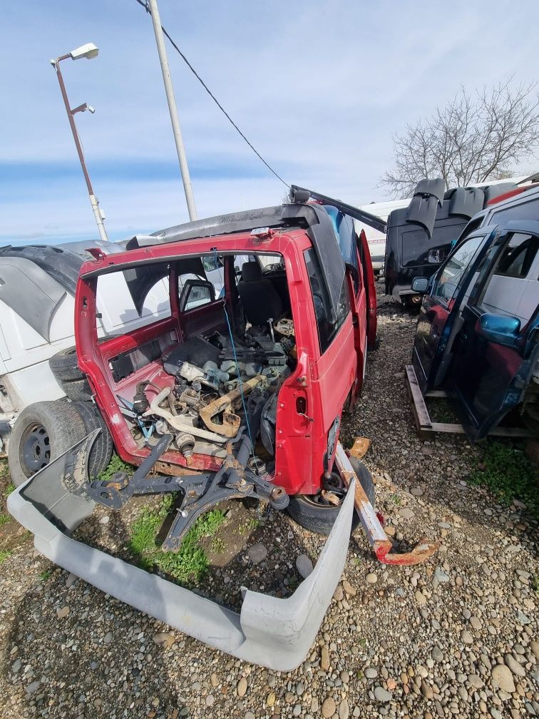 Dezmembram Mercedes Benz Vito 2.2cdi