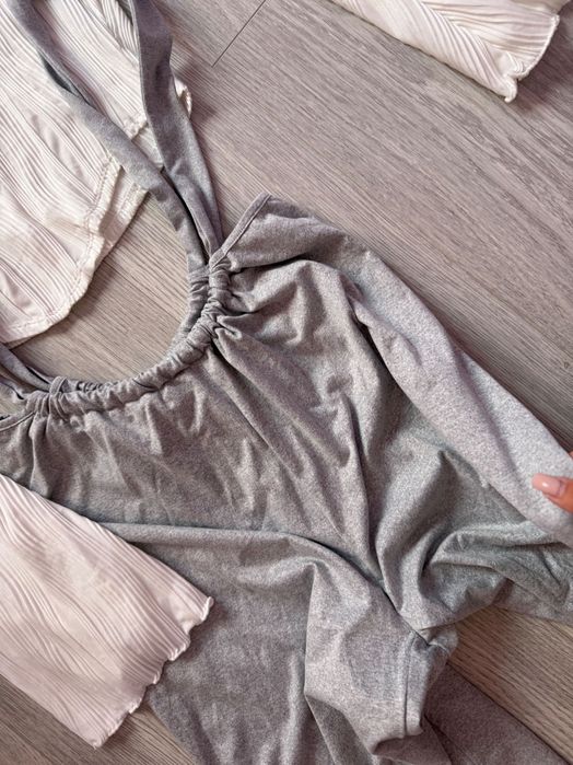 Сет с гащеризон и бяла блуза с широки ръкави