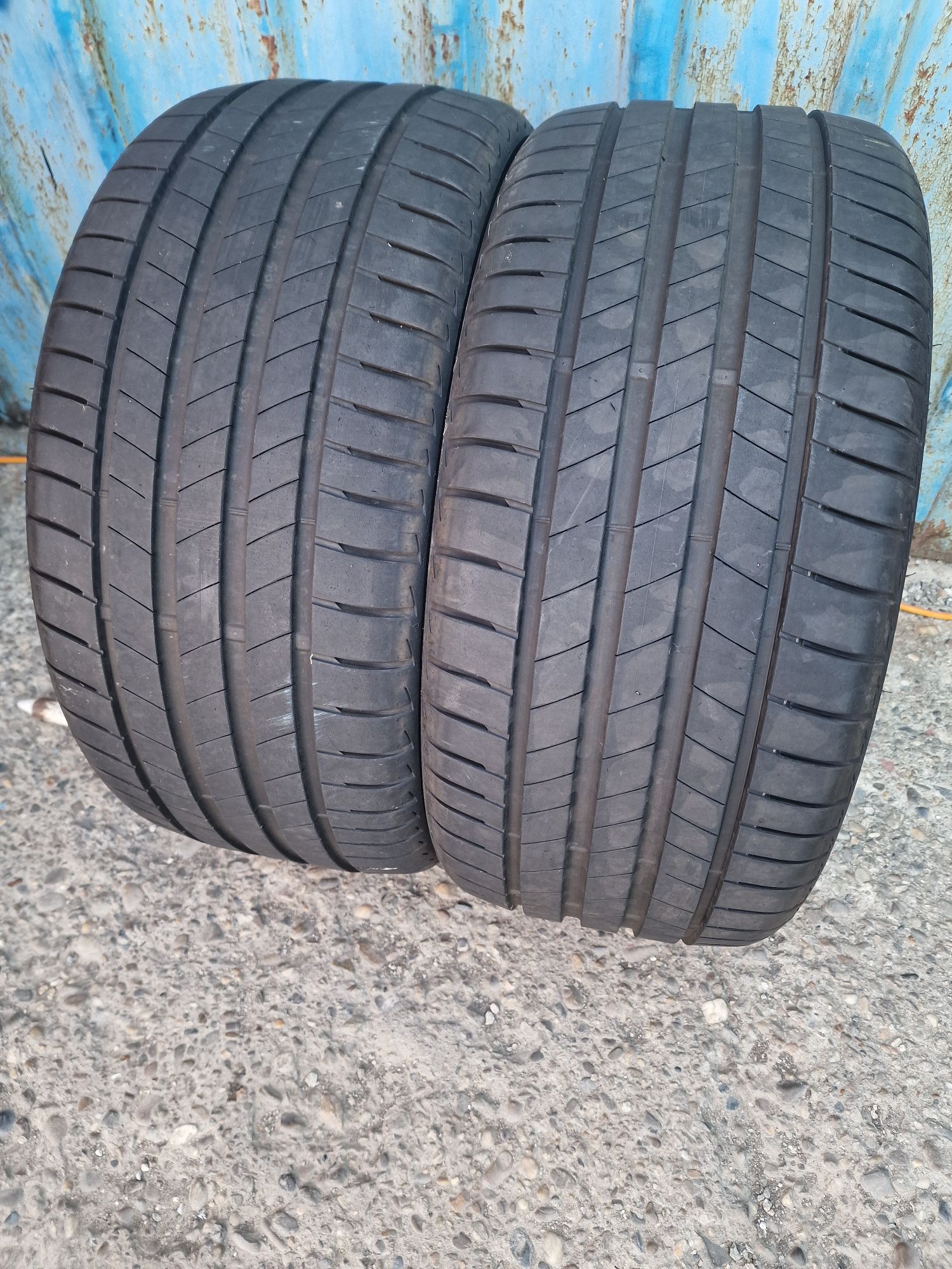 Anvelope Vară 255.35.21 Bridgestone An 2019 Profil peste 7 mm grosime