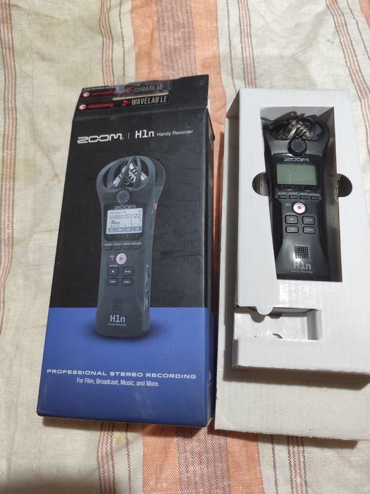 Продам диктофон zoom h1n