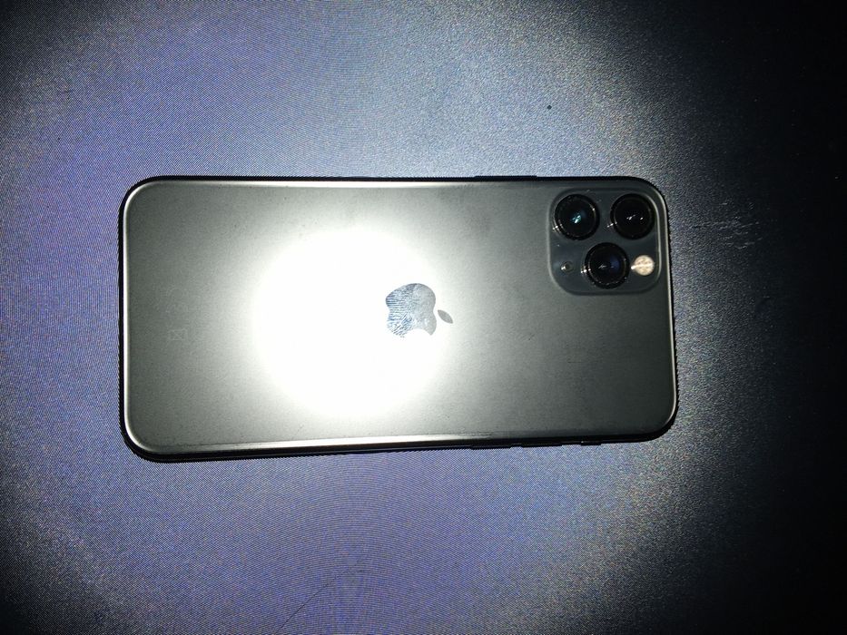 iPhone 11 pro 64 GB-Defect in mare parte