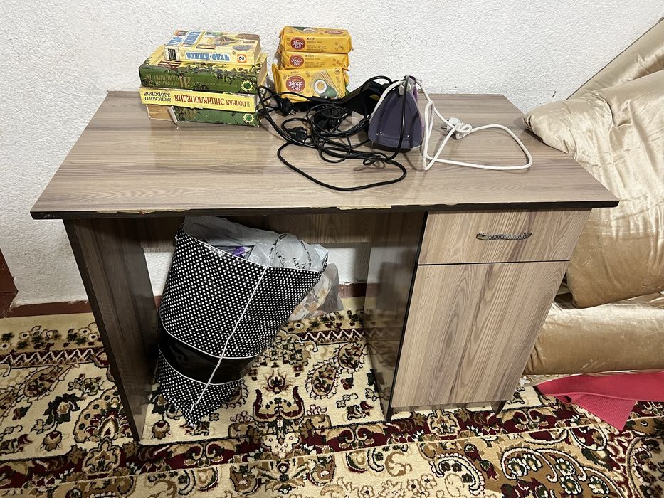 Письменный или компьютерный стол