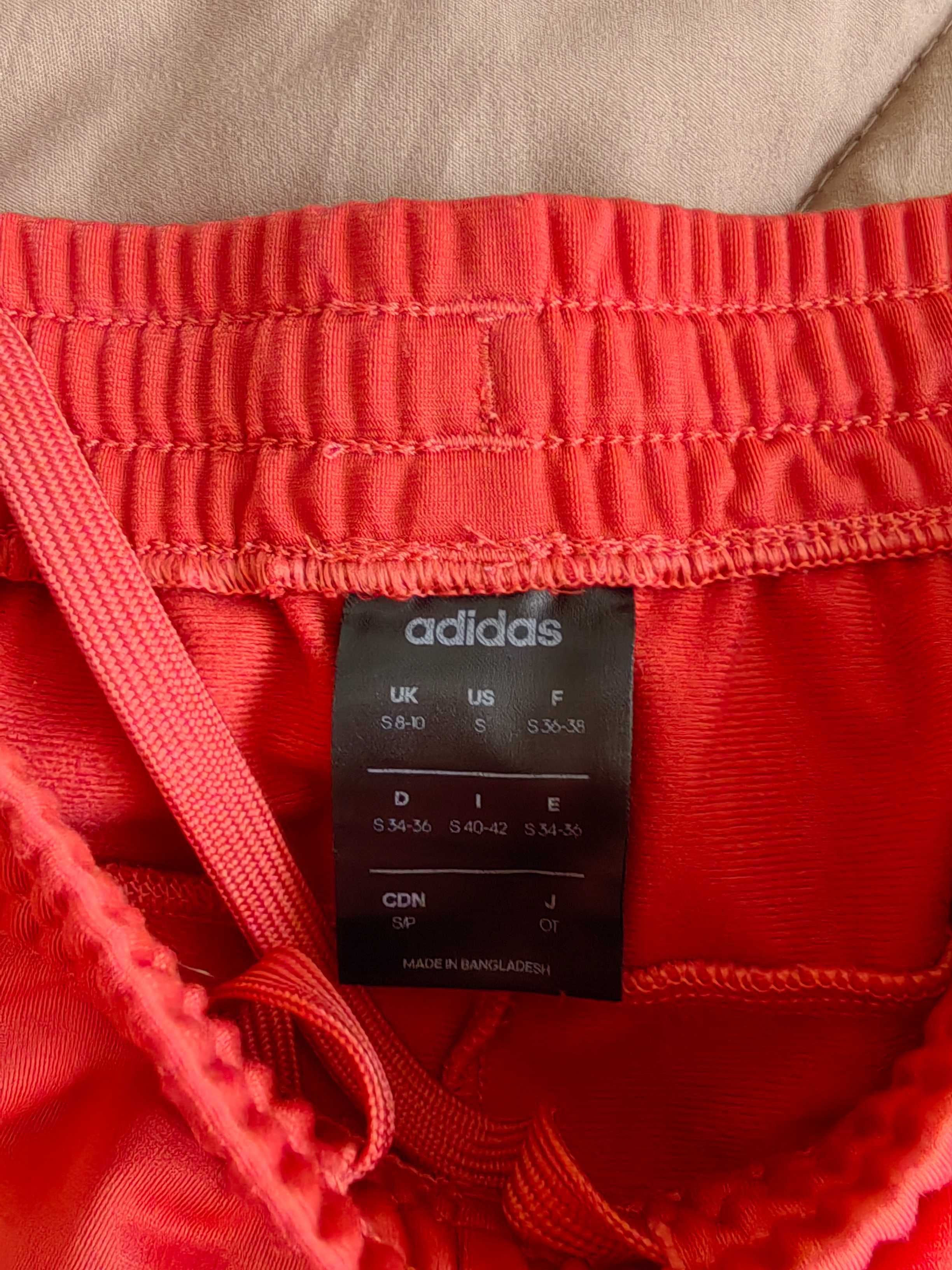 Оригинален екип Adidas S 38 размер.