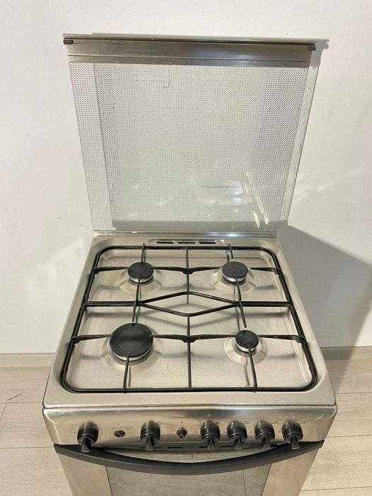 Aragaz Indesit cu 4 Arzătoare