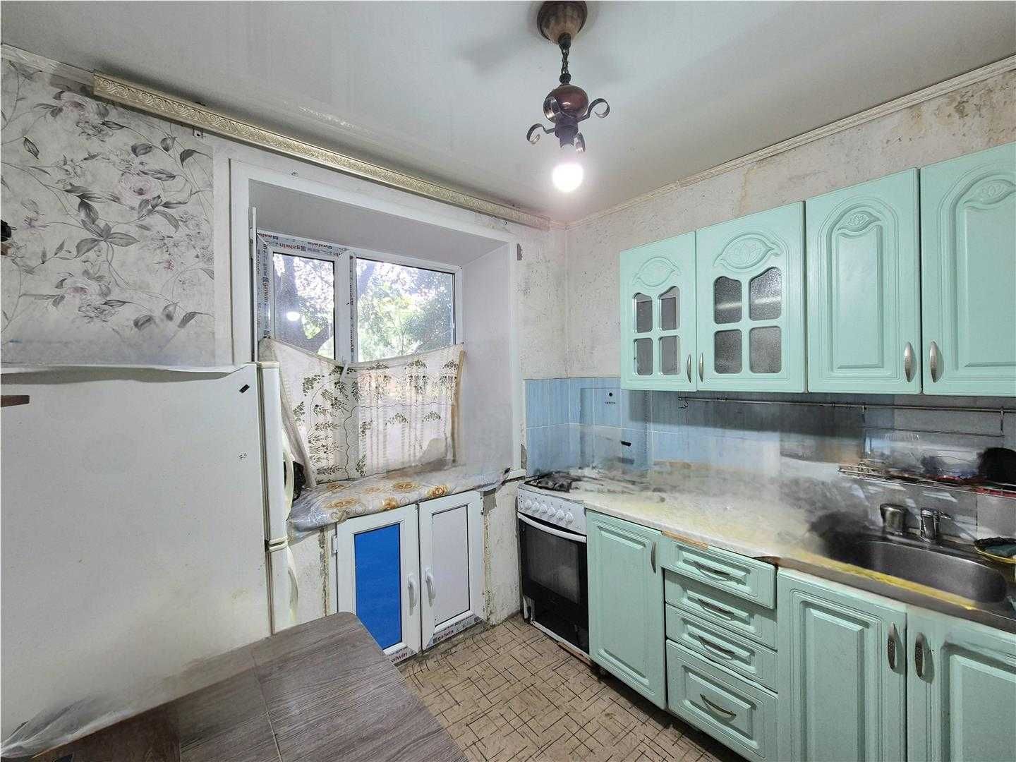 Продам 3 комн квартиру на 6 мкр в блочном доме 19674 г.п.