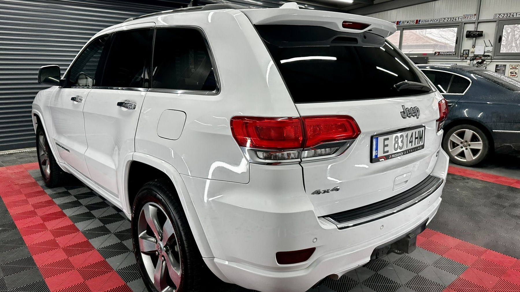 Jeep Grand Cherokee HEMI Без Щети