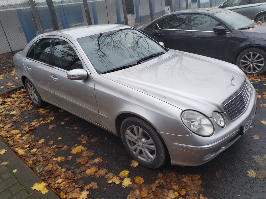 Vând Mercedes Benz E class din 2005, motor 2,2 diesel