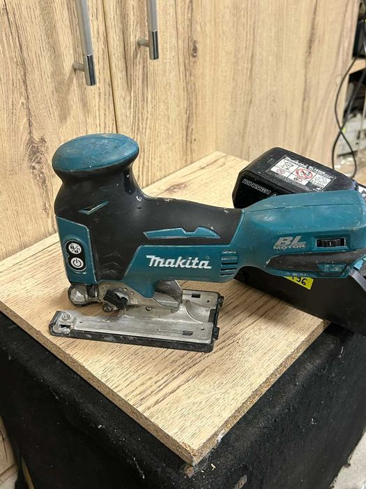 Акумулаторен прободен трион Makita DJV181Z, LXT, 18 V