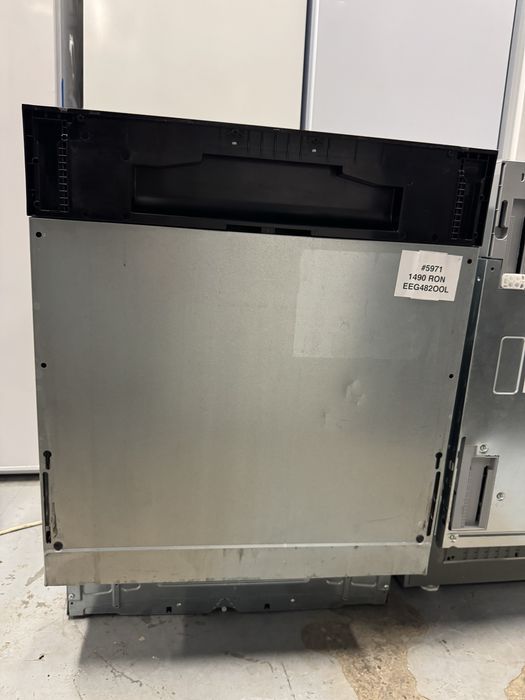 Mașină de spălat vase încorporabilă Electrolux EEG48200L