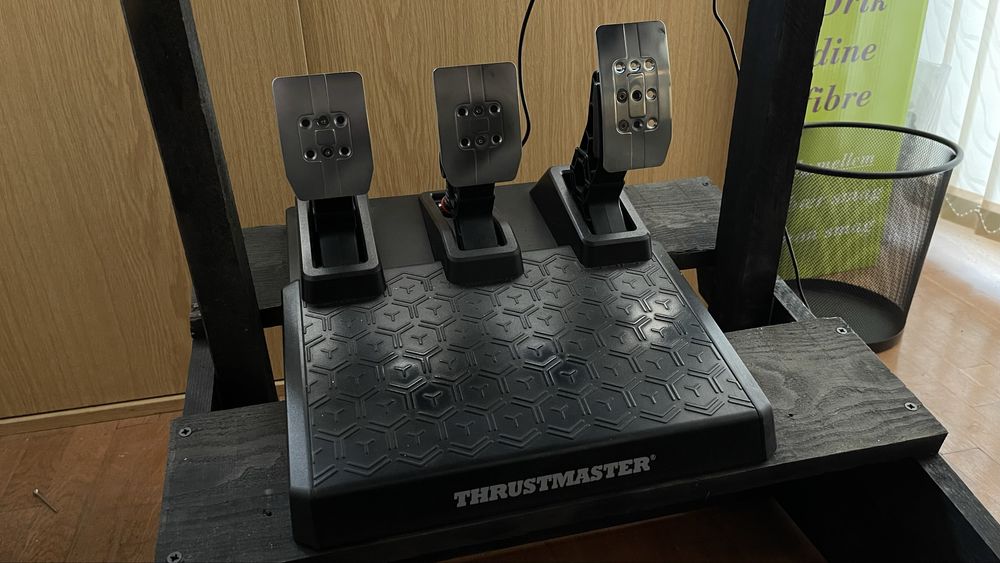 Thrustmaster T248-PS със стойка и седалка