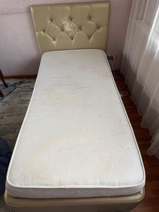 Кровать с механизмом