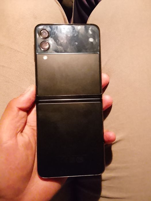 Samsung galaxy Z Flip3 5G