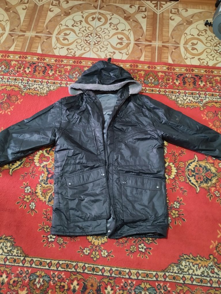 Продаю верхнюю одежду