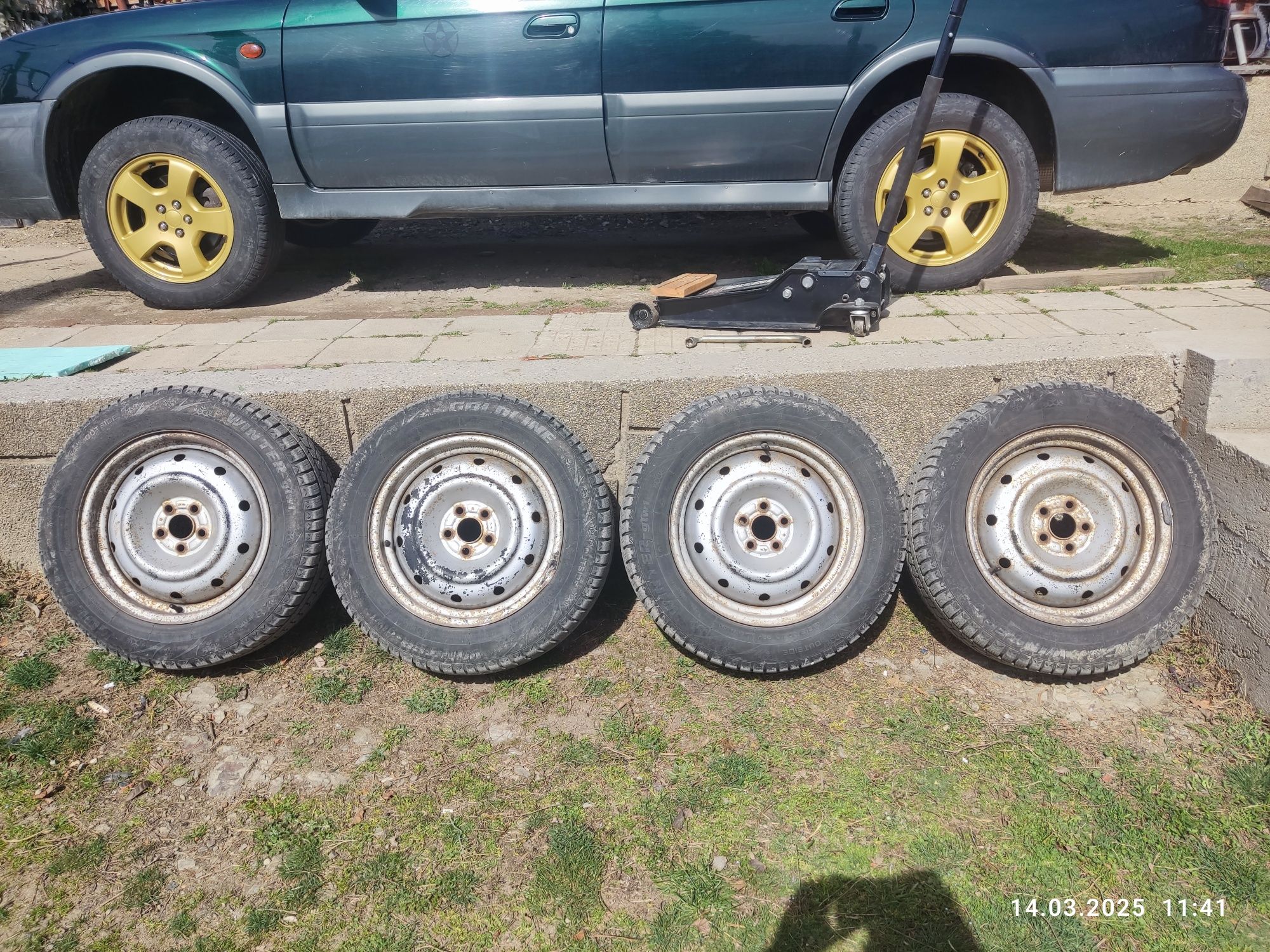 Продавам зимни гуми 215/60R16 с джанти и тасове – комплект 4 броя