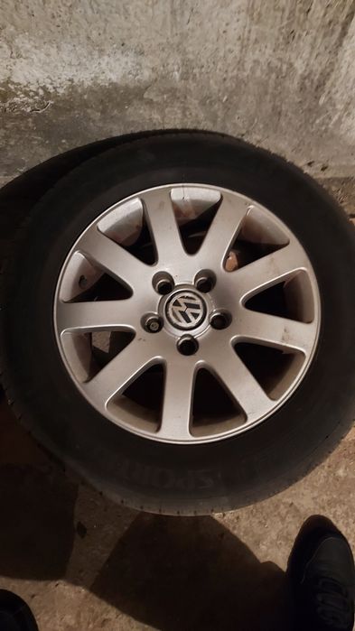 Jante aliaj R 15 + Anvelope de vara rulate 2000 km