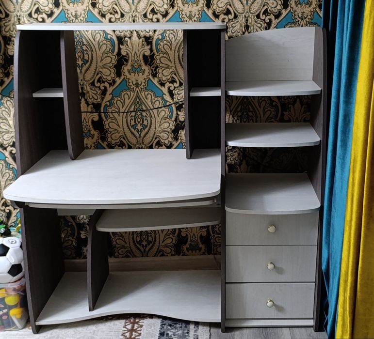 Компьютерный стол