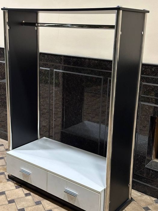 Гардеробная стойка