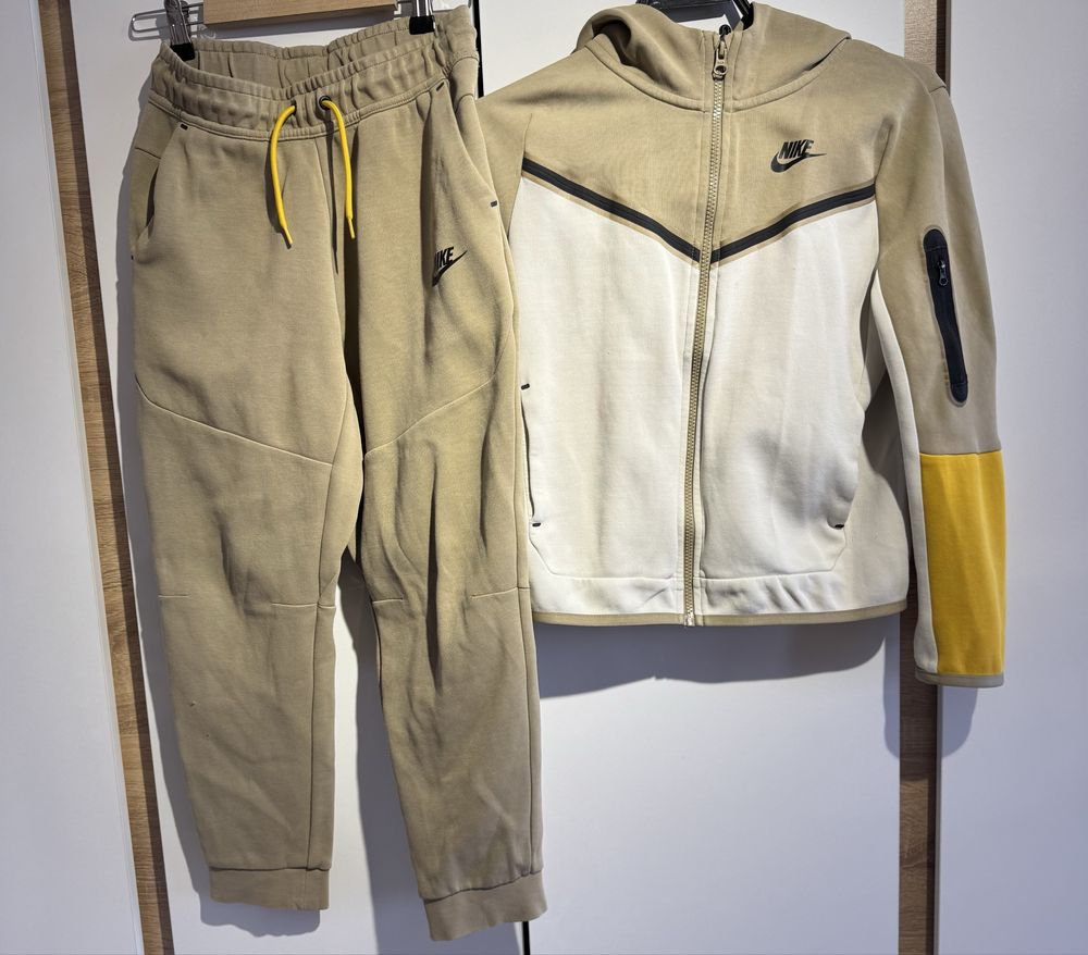 Nike tech 137/158