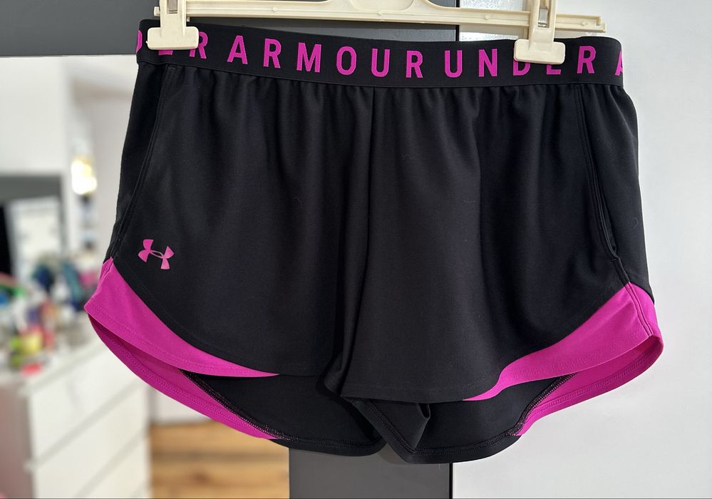 Дамски къси панталони Under Armour размер М