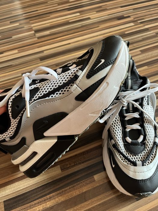 Дамски маратонки Nike