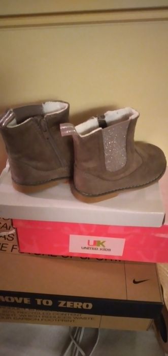 Топли ботушки на H&M за момиченца