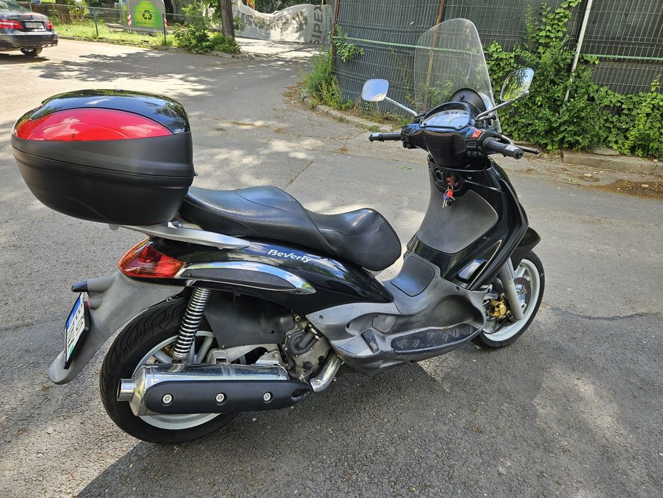 Vând Piaggio Beverly 500CC