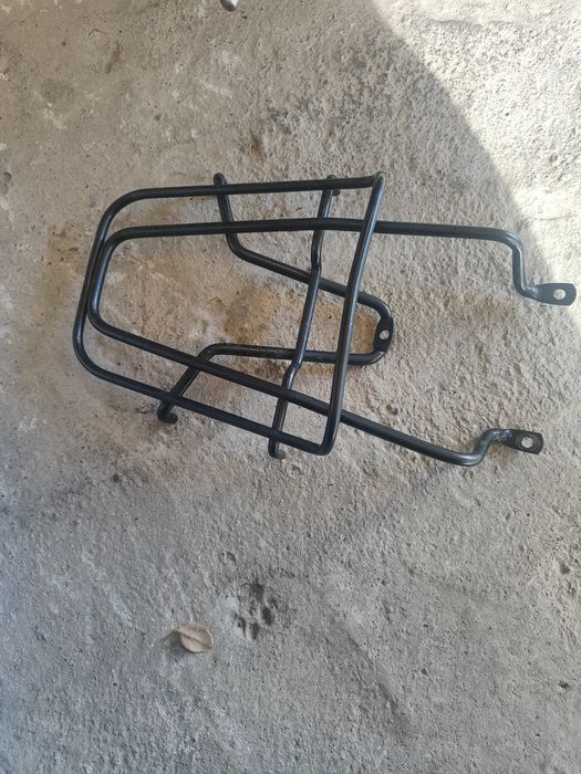 Продам почти новый багажник на Suzuki (zz, lets1, 2,2new,)