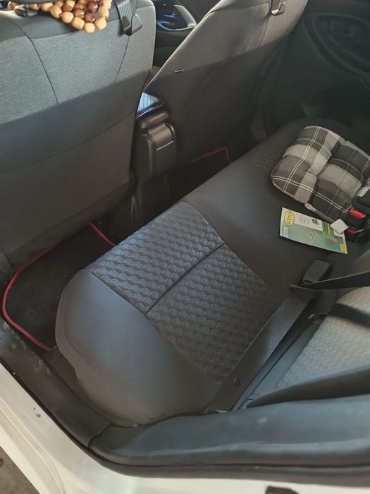Toyota Yaris Primul proprietar si pe langa dotarile Toyota