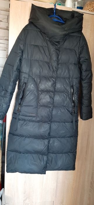 Пуховик женский зимний  в хорошем состоянии тёплый размер  48 . Длиный