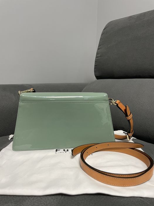 Чанта Furla Zoe S петрол лачена