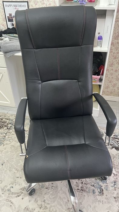 Продам 3 кресла кожа, покупали в zeta дорого продам по 25 тыс