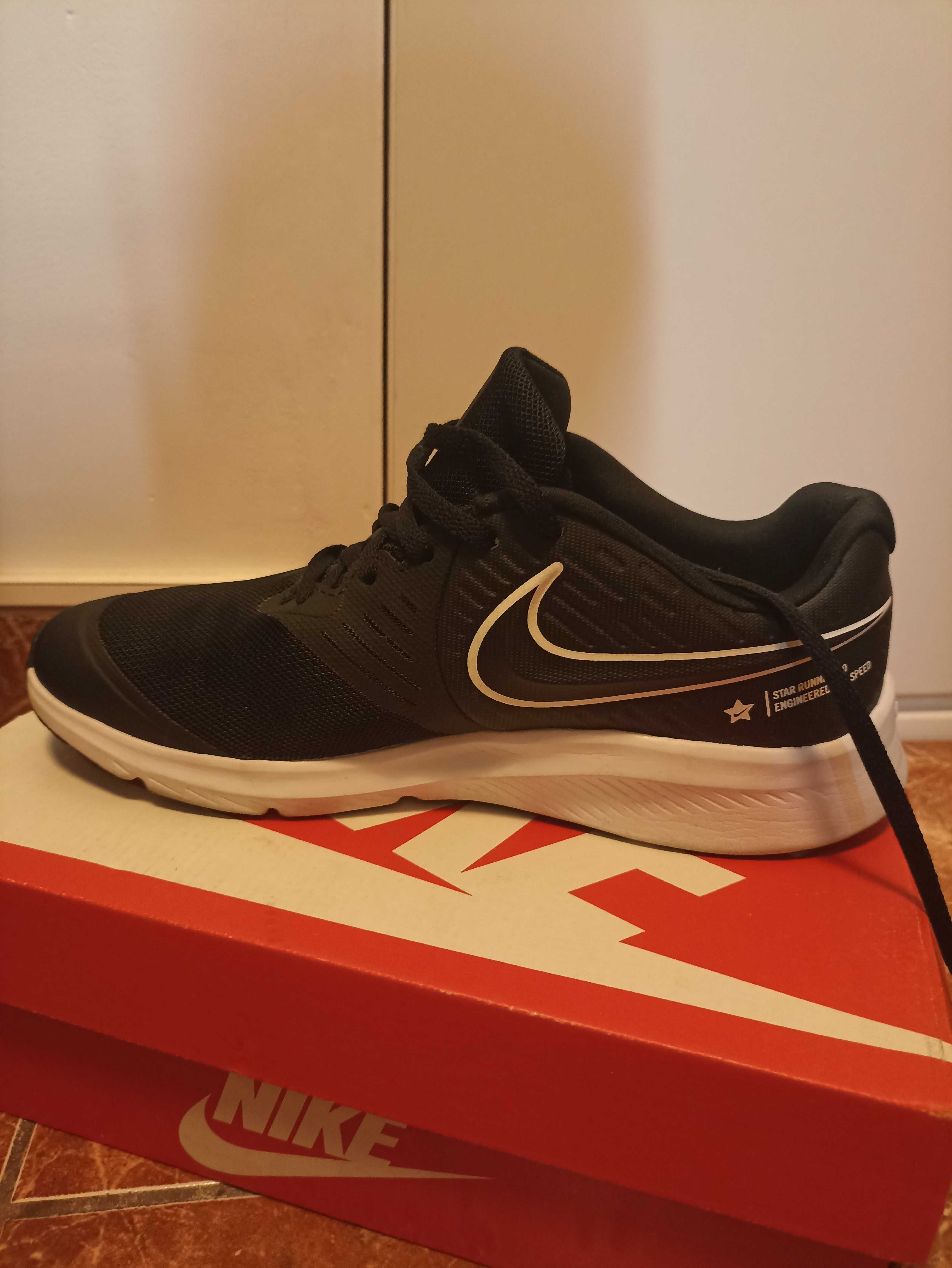 Pantofi sport Nike star runner 2 mărime 40, 25cm