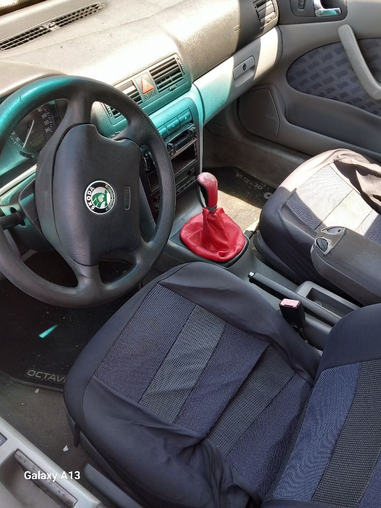 Vând Skoda Octavia